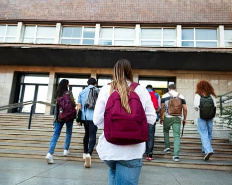 As Teen Boys Move Right, the Rise of the 'New Chill Girl' Trend Becomes Apparent